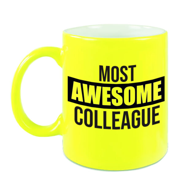 1x stuks collega cadeau mok / beker neon geel most awesome colleague