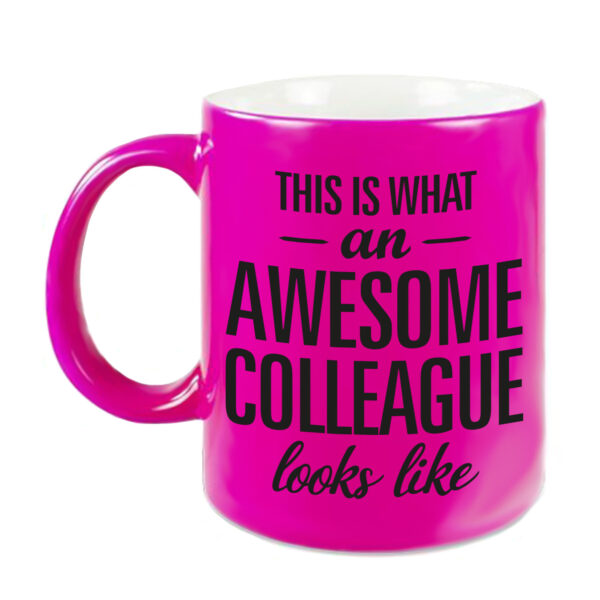 Awesome colleague cadeau mok / beker voor collega neon roze 330 ml